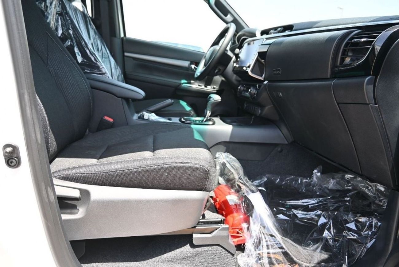 تويوتا هيلوكس تويوتا هيلوكس أدفينتشر 4.0 لتر بنزين ، بيك أب ، دفع رباعي ، 4 أبواب ، 360 كاميرا ، مثبت السرعة ، قفل