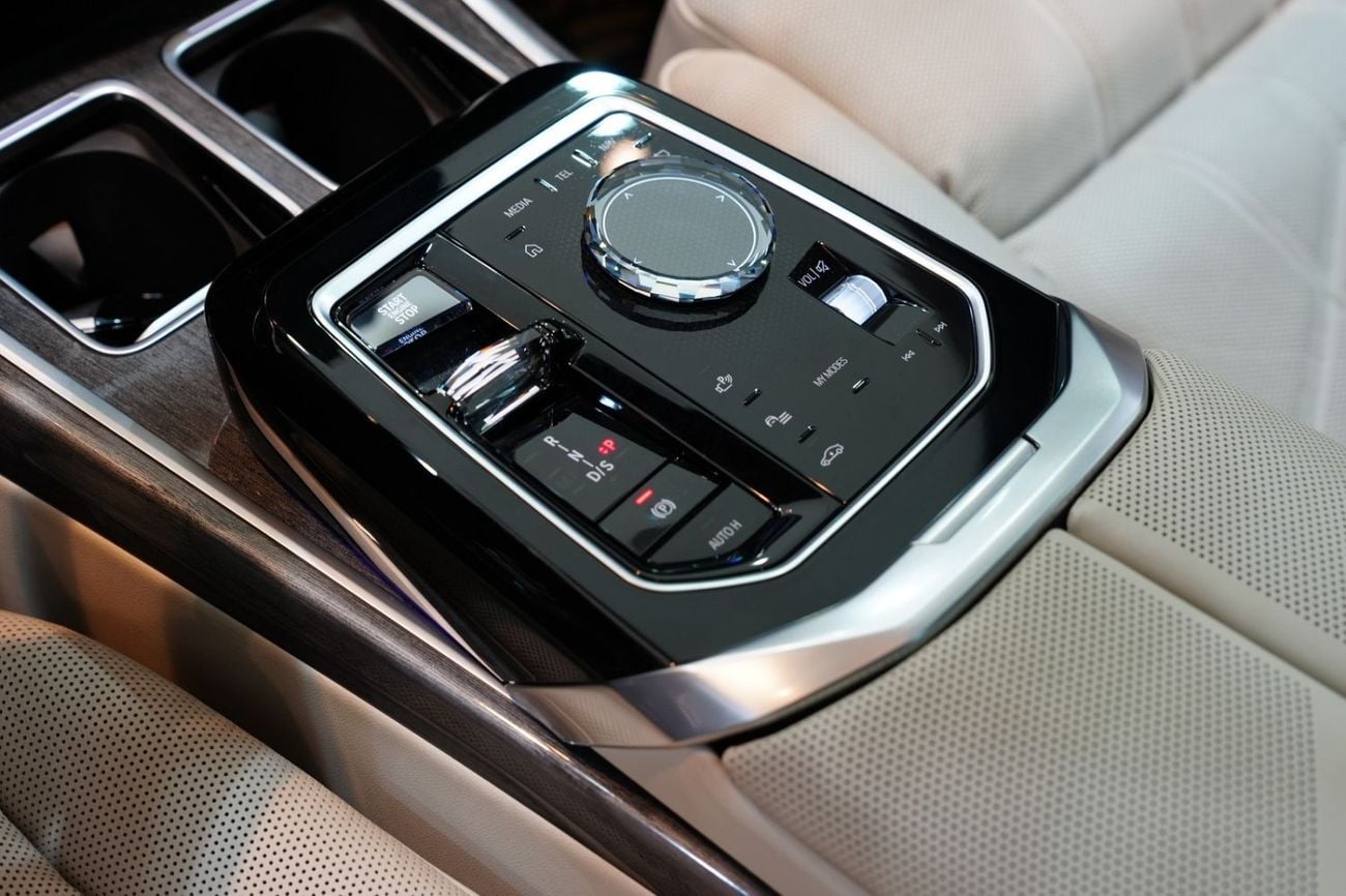بي أم دبليو 740i M SPORT