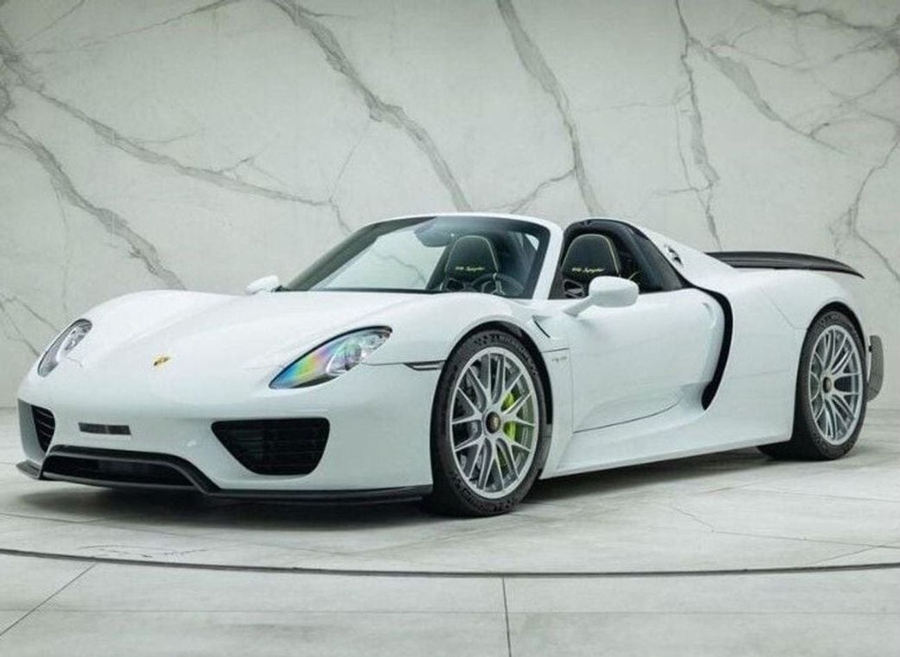 Porsche 918 Spyder 4.6 LEFT HAND DRIVE