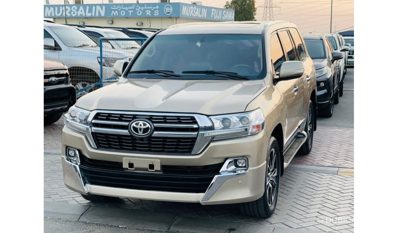 تويوتا لاند كروزر Toyota GXR V6 Landcruiser GCC model 2014 shape change inside or outside  to 2021  Petrol engine 7 se