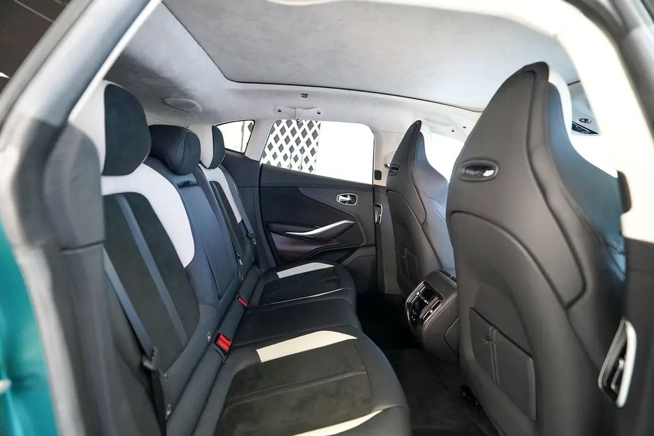 Aston Martin DBX STD