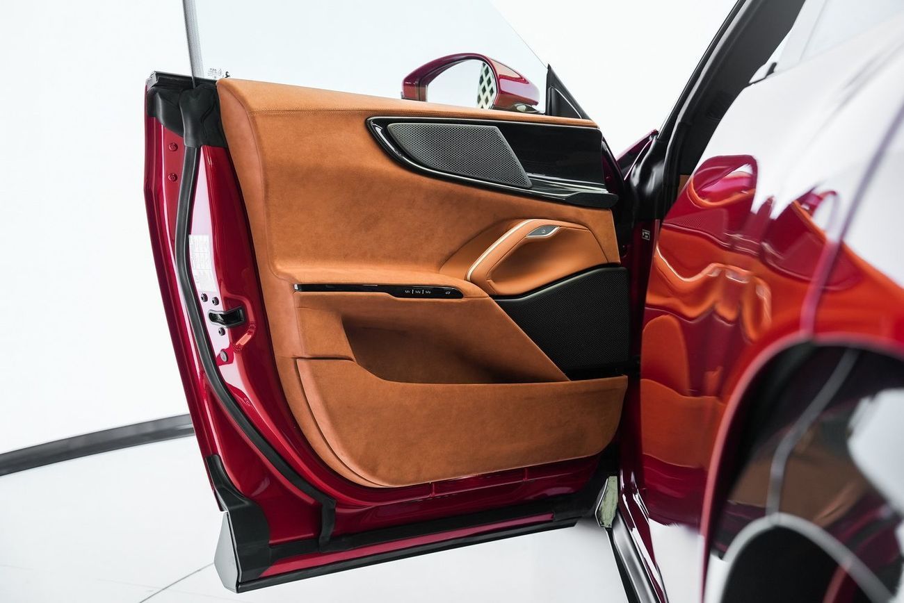 فيراري بوروسانجوي Ferrari Purosangue Full Carbon