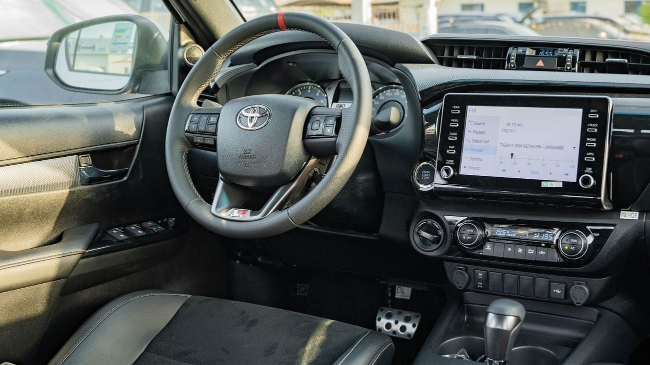 تويوتا هيلوكس 2024 Toyota Hilux GR-Sport 4.0L AT Petrol (White)