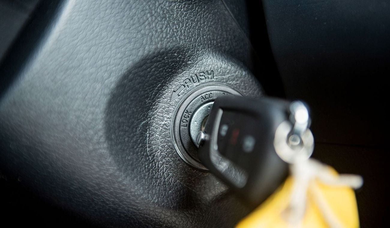 تويوتا هيلوكس TOYOTA HILUX 2.4L MID OPTION A/T MY2025 FOR EXPORT