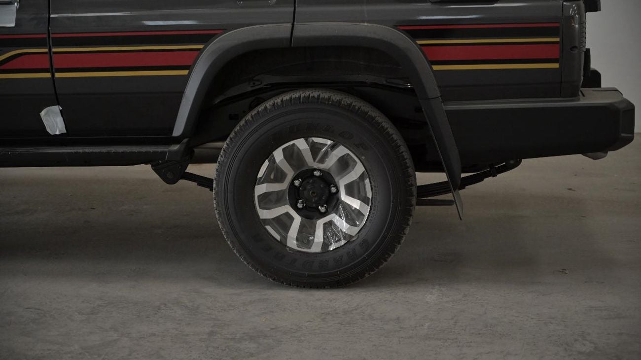 تويوتا لاند كروزر 70 Toyota hard top LC76 4.0 AT 2025 mid option