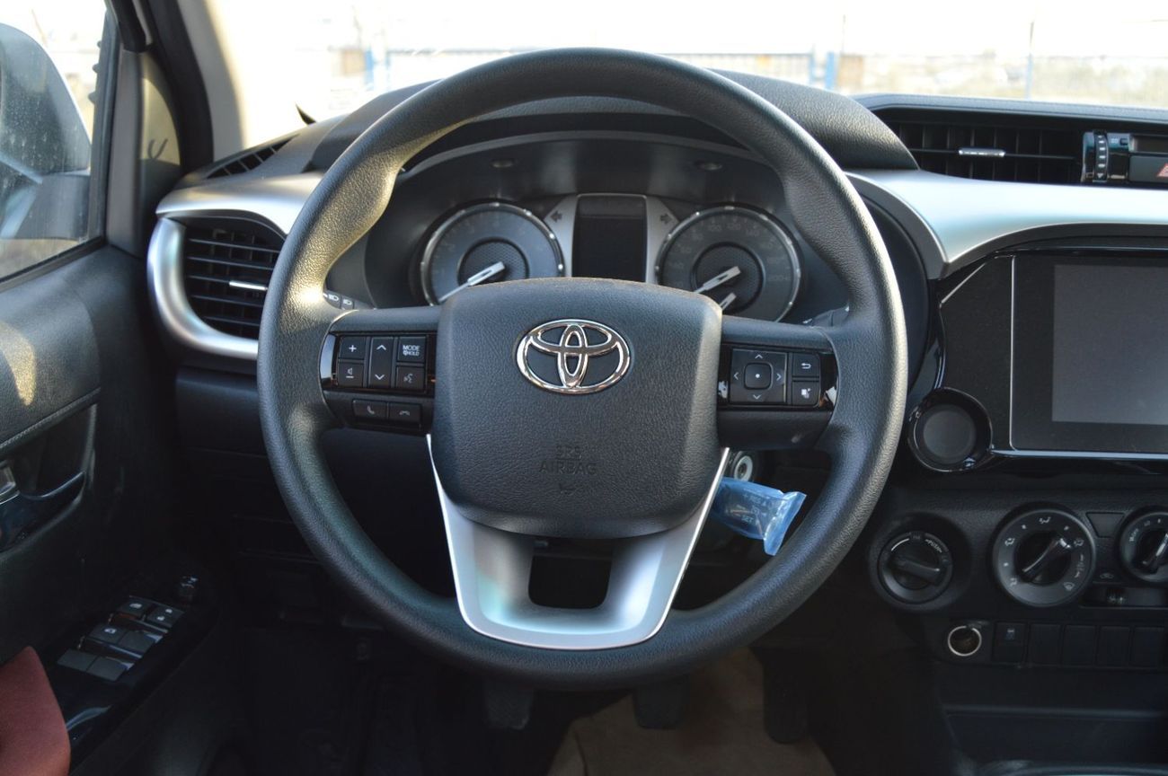 Toyota Hilux Toyota Hilux Pick Up Year: 2025 Color: White