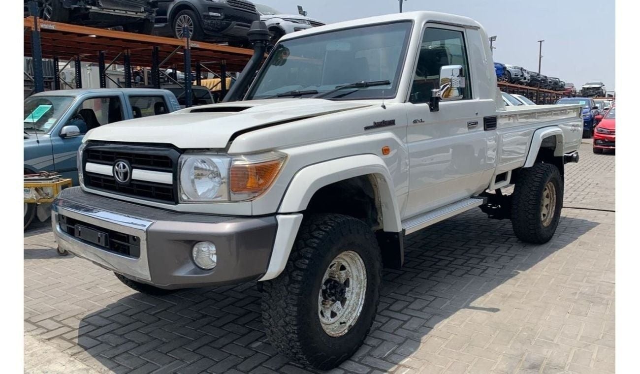 Toyota Land Cruiser Pick Up