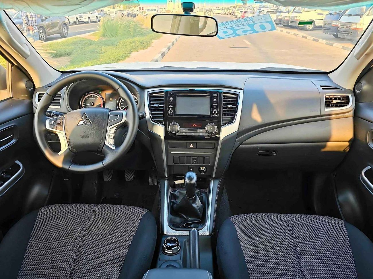 Mitsubishi L200 SPORTERO / 2.4L DIESEL / M/T / 4WD / SPECIAL OFFER / (CODE#68092)