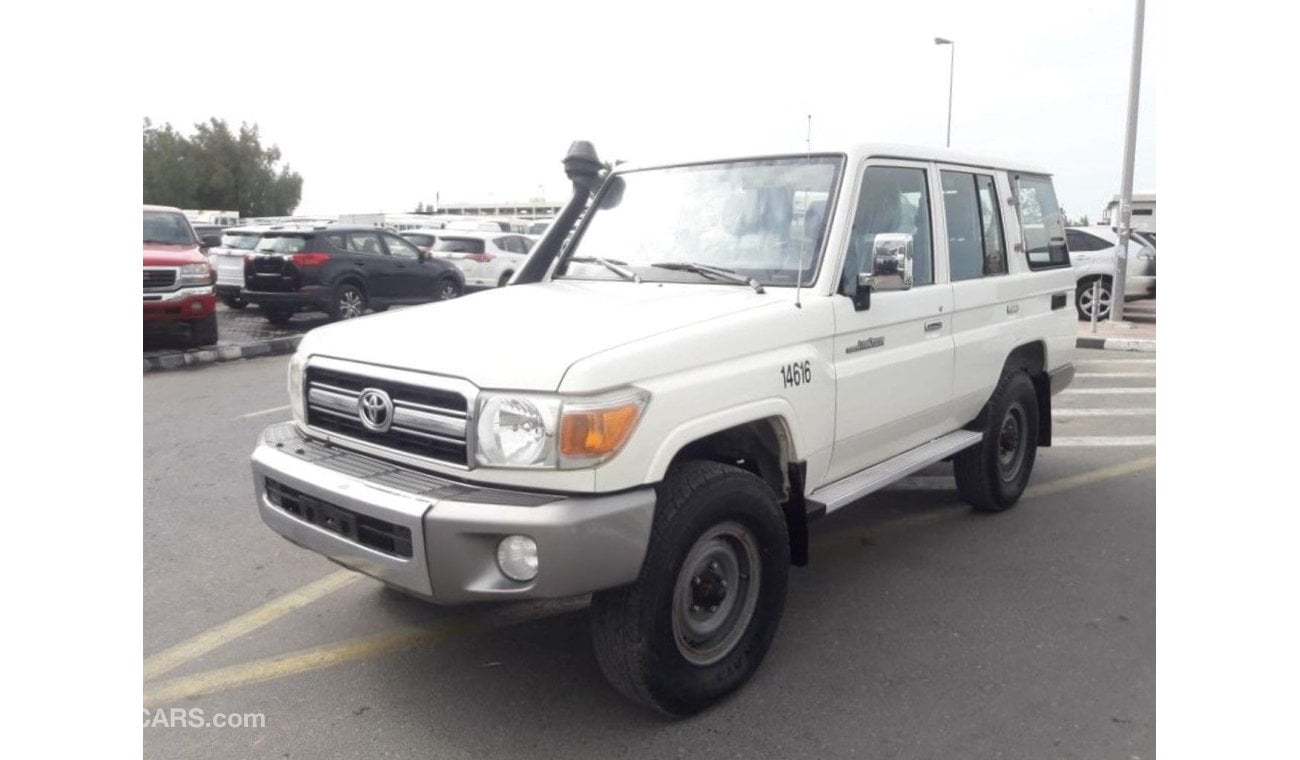 Toyota Land Cruiser Toyota land cruiser (Stock no PM 93 )