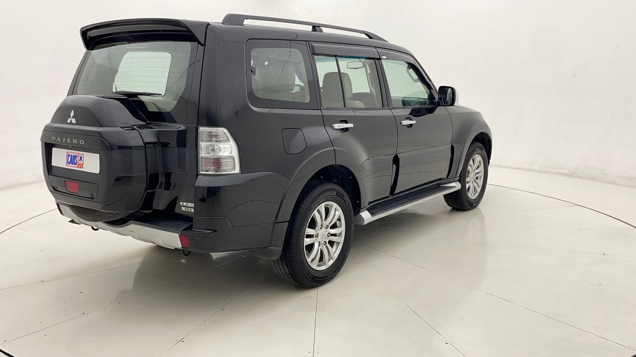 ميتسوبيشي باجيرو GLS MID 3.8 | بدون دفعة مقدمة | اختبار القيادة في المنزل