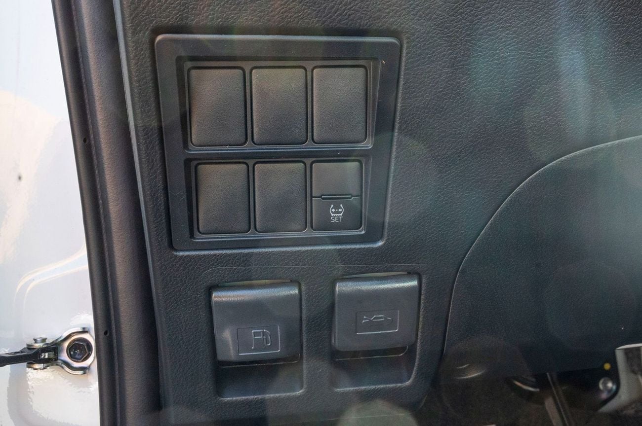 Toyota Hilux 2026 Toyota Hilux DLX 2.4 Diesel AT