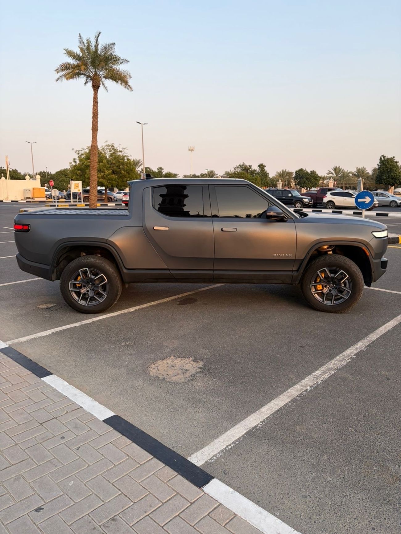 Rivian R1T Quad Motor Adventure Edition