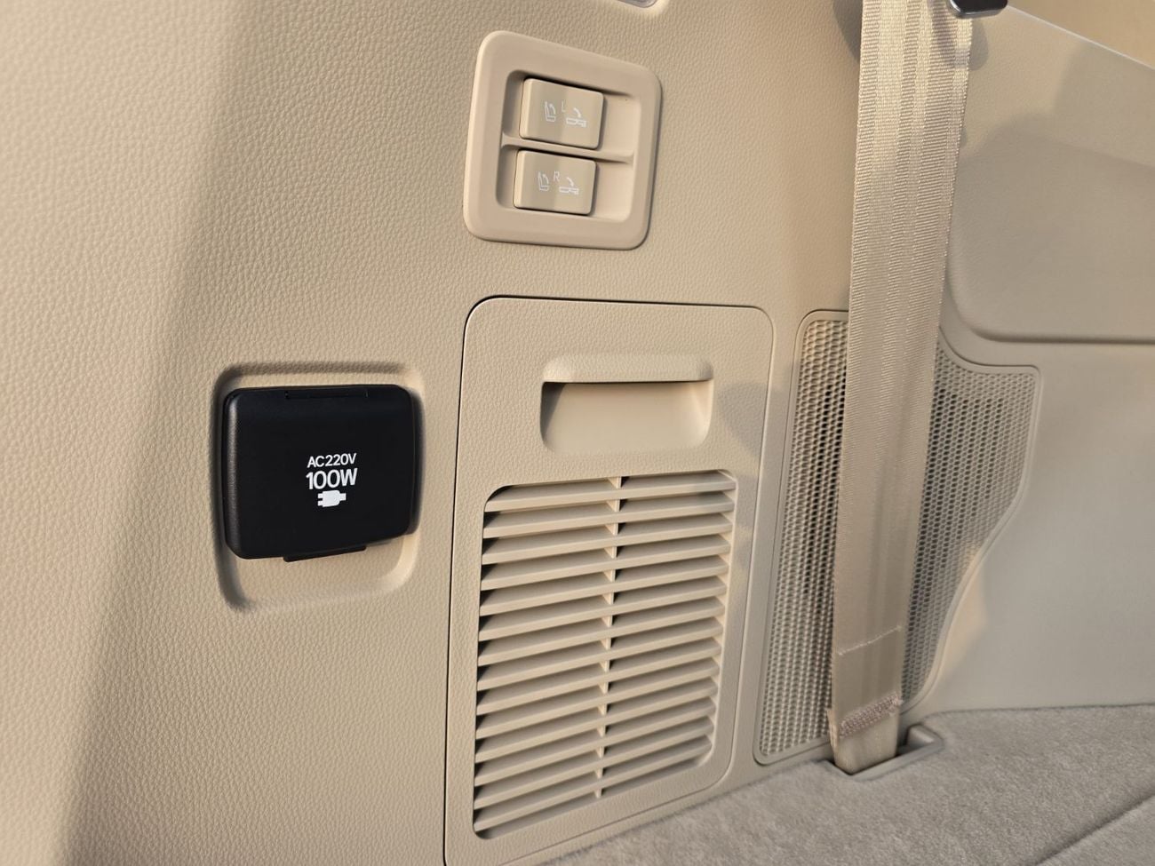 Toyota Land Cruiser Toyota Land Cruiser VXR 4.0l A/T 4WD With radar GCC Black color 2026 Model