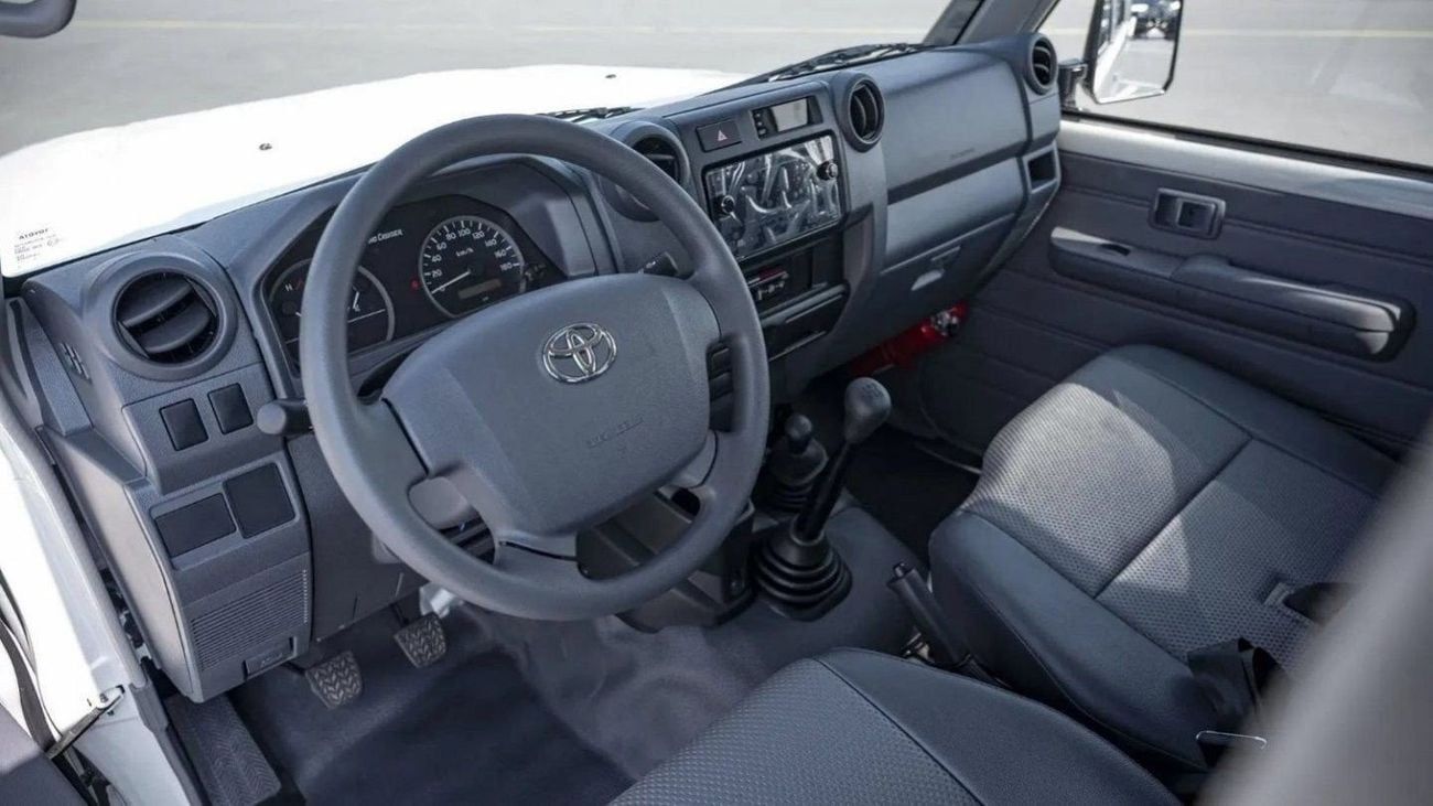 Toyota Land Cruiser Pick Up Toyota Land Cruiser Pickup LC79 4.2L Diesel MT 2024_White