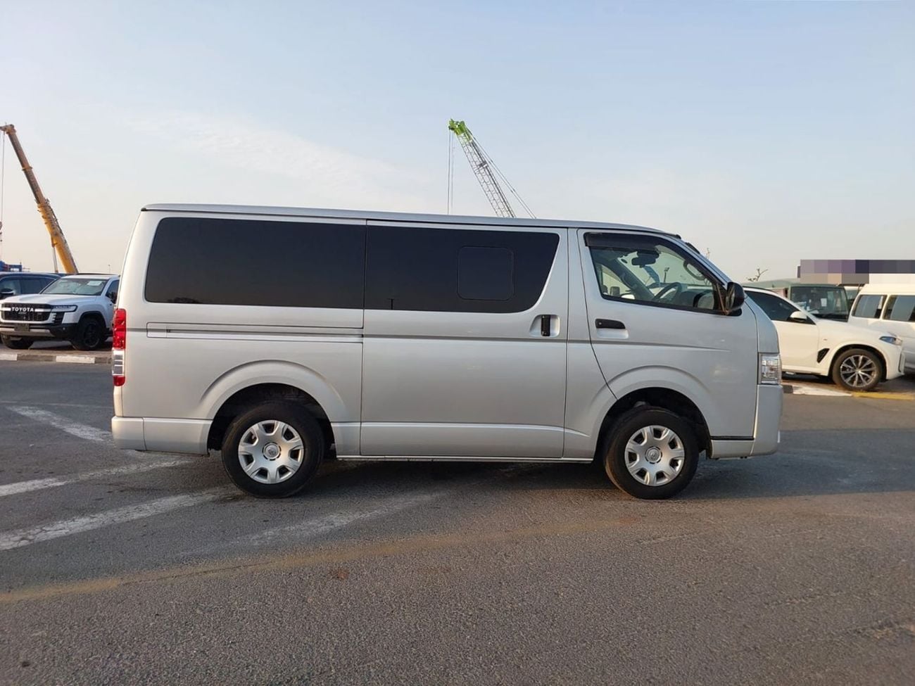 تويوتا هاياس DLS - STD ROOF TOYOTA HIACE VAN RHD 2019 MODEL 2.8 L DIESEL AUTOMATIC(PM22503)