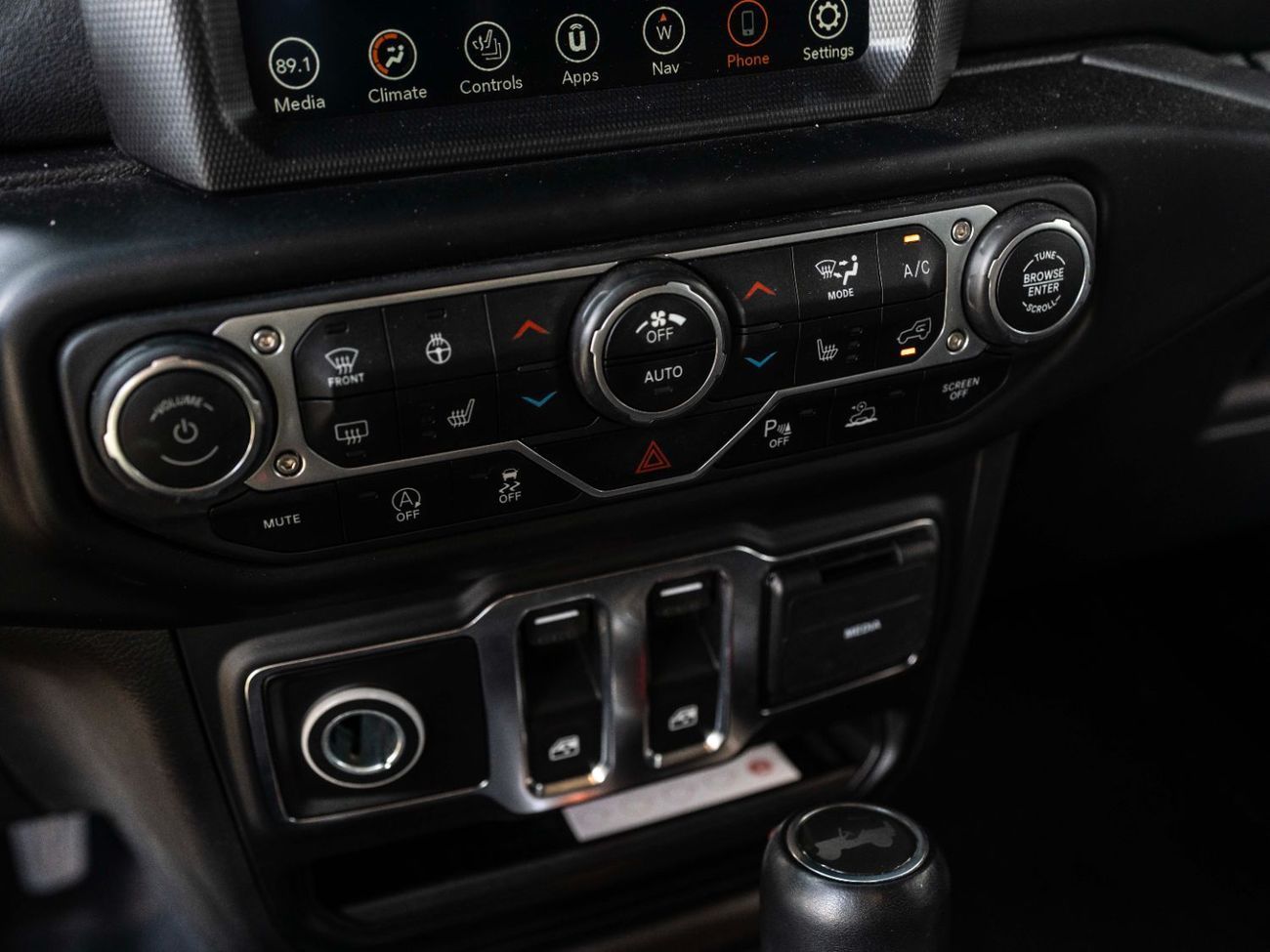 Jeep Wrangler Sahara 3.6L A/T (5 Seater)