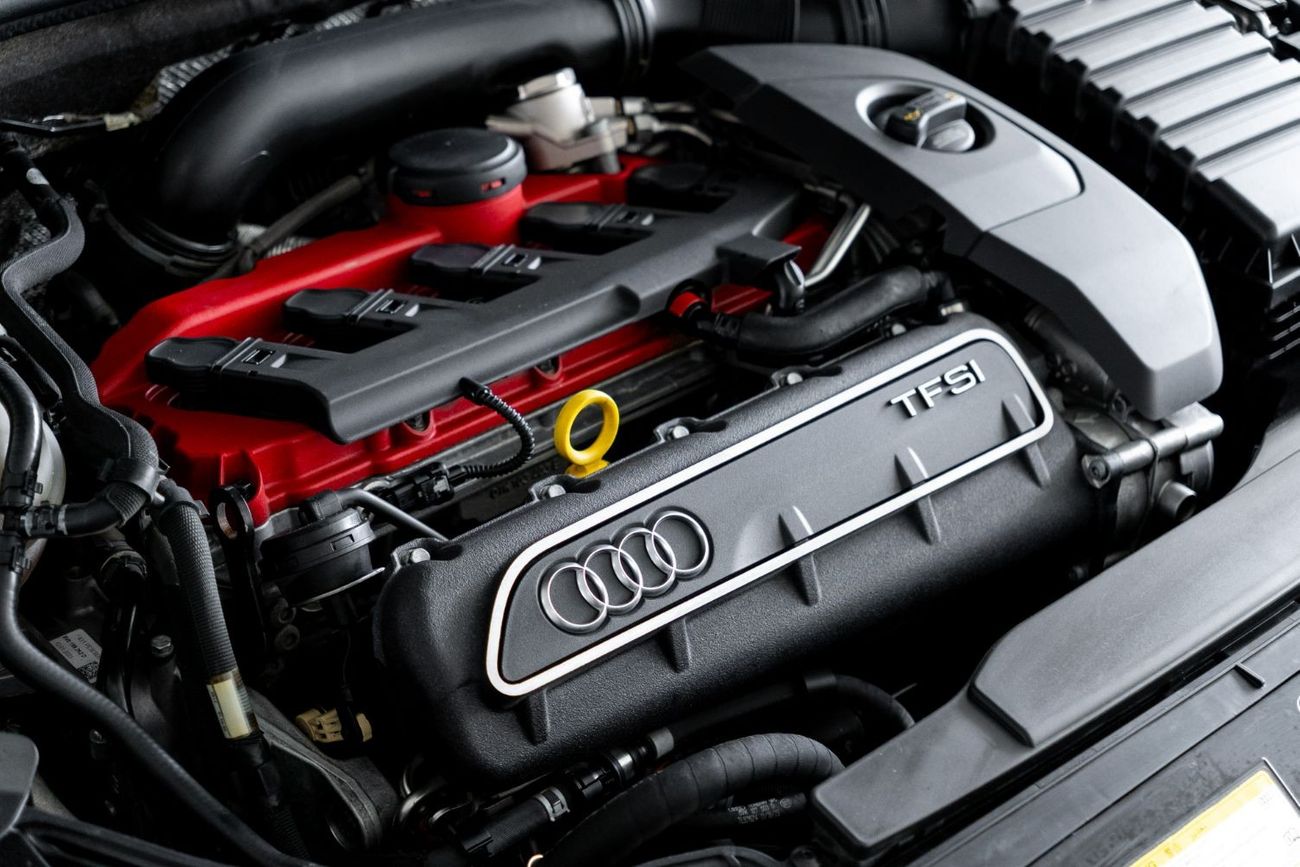 Audi RS3 TFSI quattro 2016 Audi RS3 Hatchback / Full-Service History