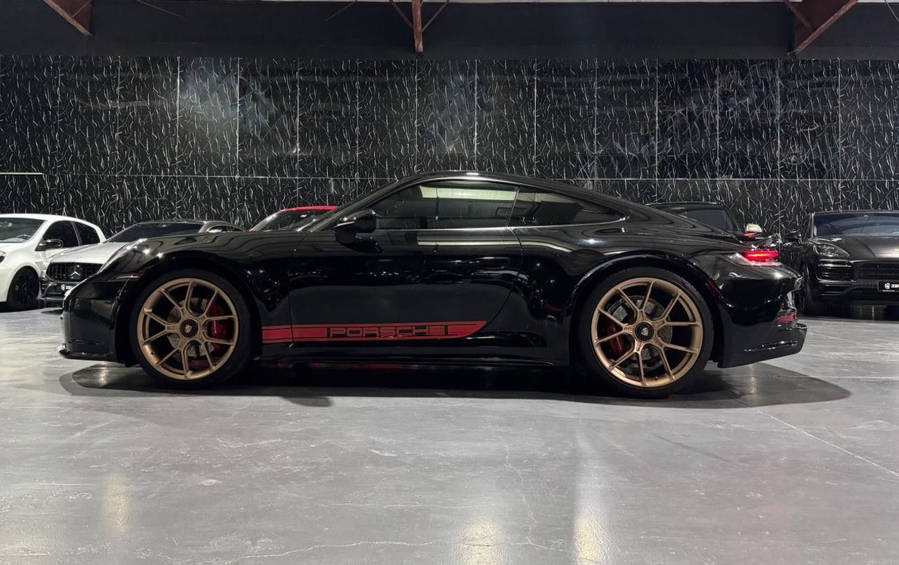 Porsche 911 CARRERA 3.0L (444 HP) Coupe 2020 Porsche 911, Just Been Serviced, Excellent Condition, GCC