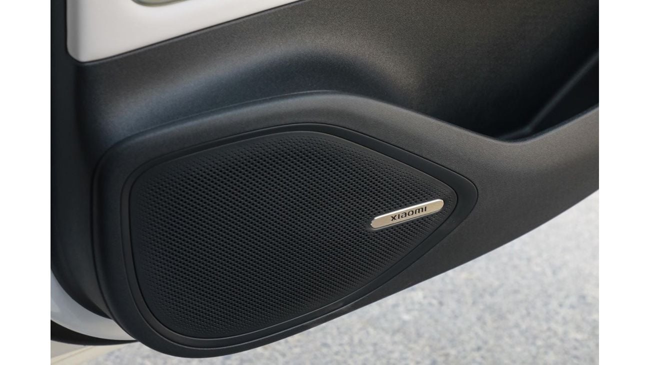 شاومى SU7 2024 XIAOMI SU7 MAX - أبيض داخل رمادي | سعر التصدير