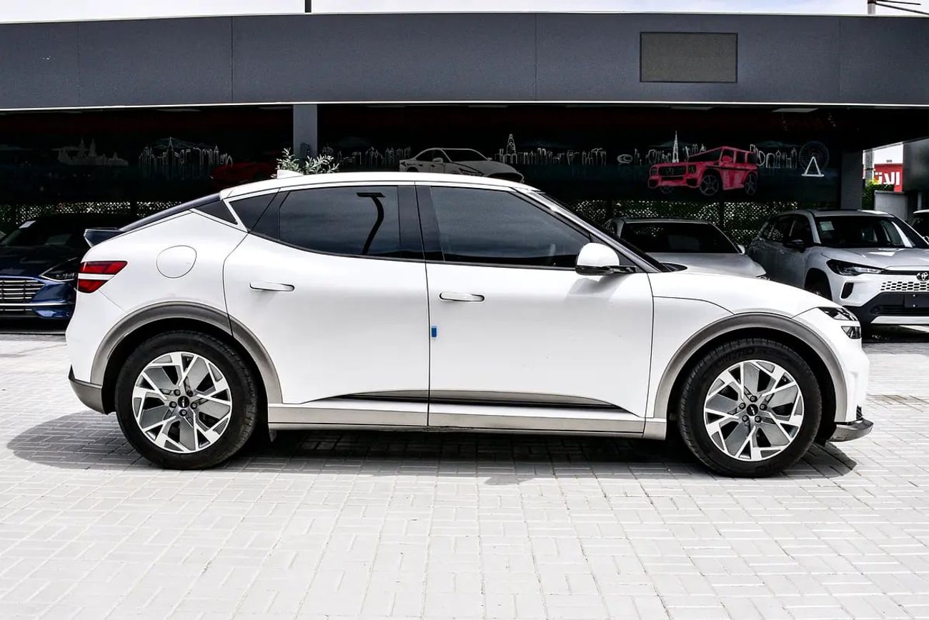 جينيسس GV60 Electric | Korean Specs | Clean Title | 26K KM | White | جينسس كهرباء وا