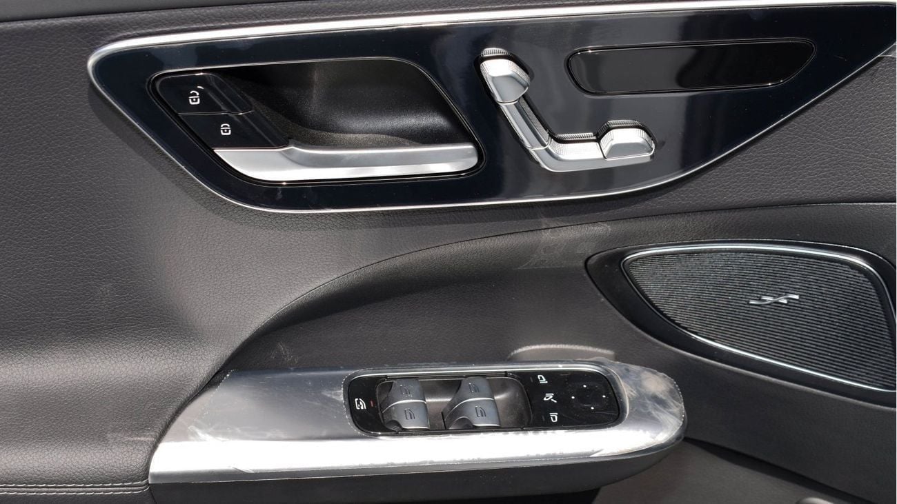 Mercedes-Benz C 200 Mercedes Benz C200 1.5T LWB - 2025