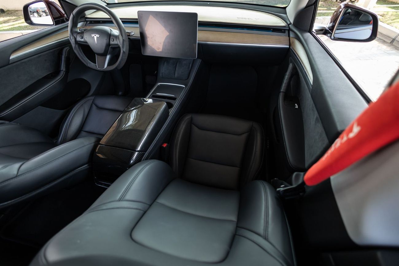 Tesla Model Y Long Range (AWD)