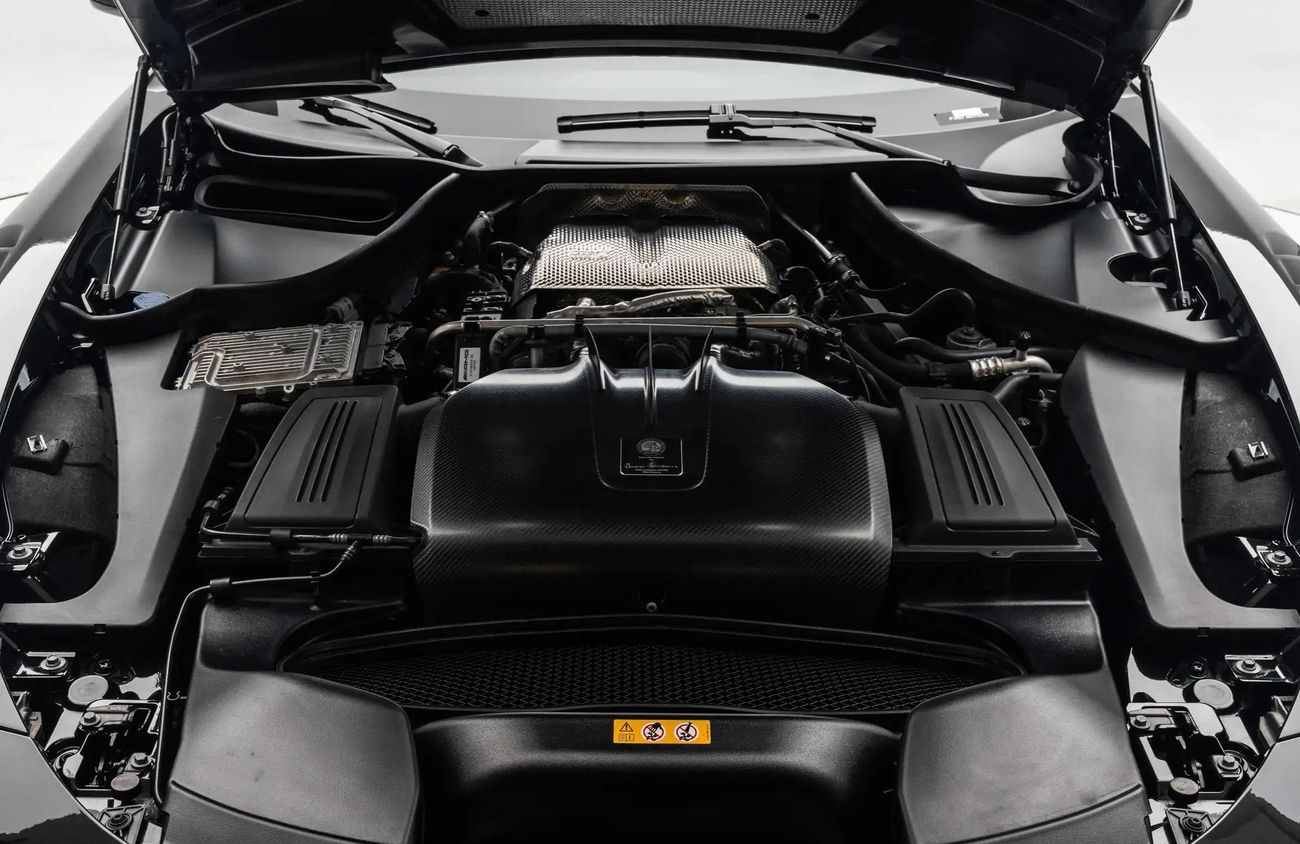 Mercedes-Benz AMG GT 4.0L V-8 Bi-Turbo Engine