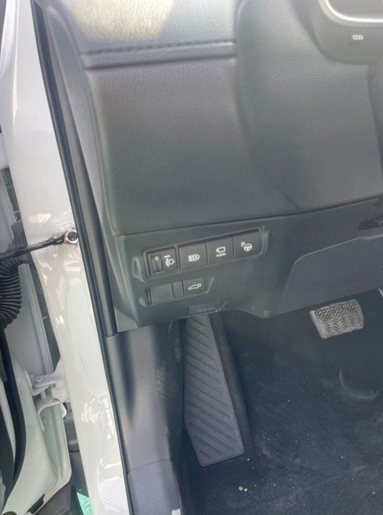 تويوتا كورولا كروس NEW 2023 TOYOTA COROLLA CROSS 2.0L FULL OPTION