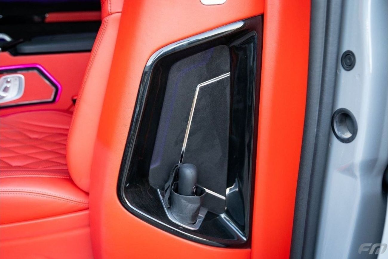 Mercedes-Benz V 250 VIP BUSINESS VAN –  FULL LUXURY OPTION | BRAND NEW | GCC | 2023