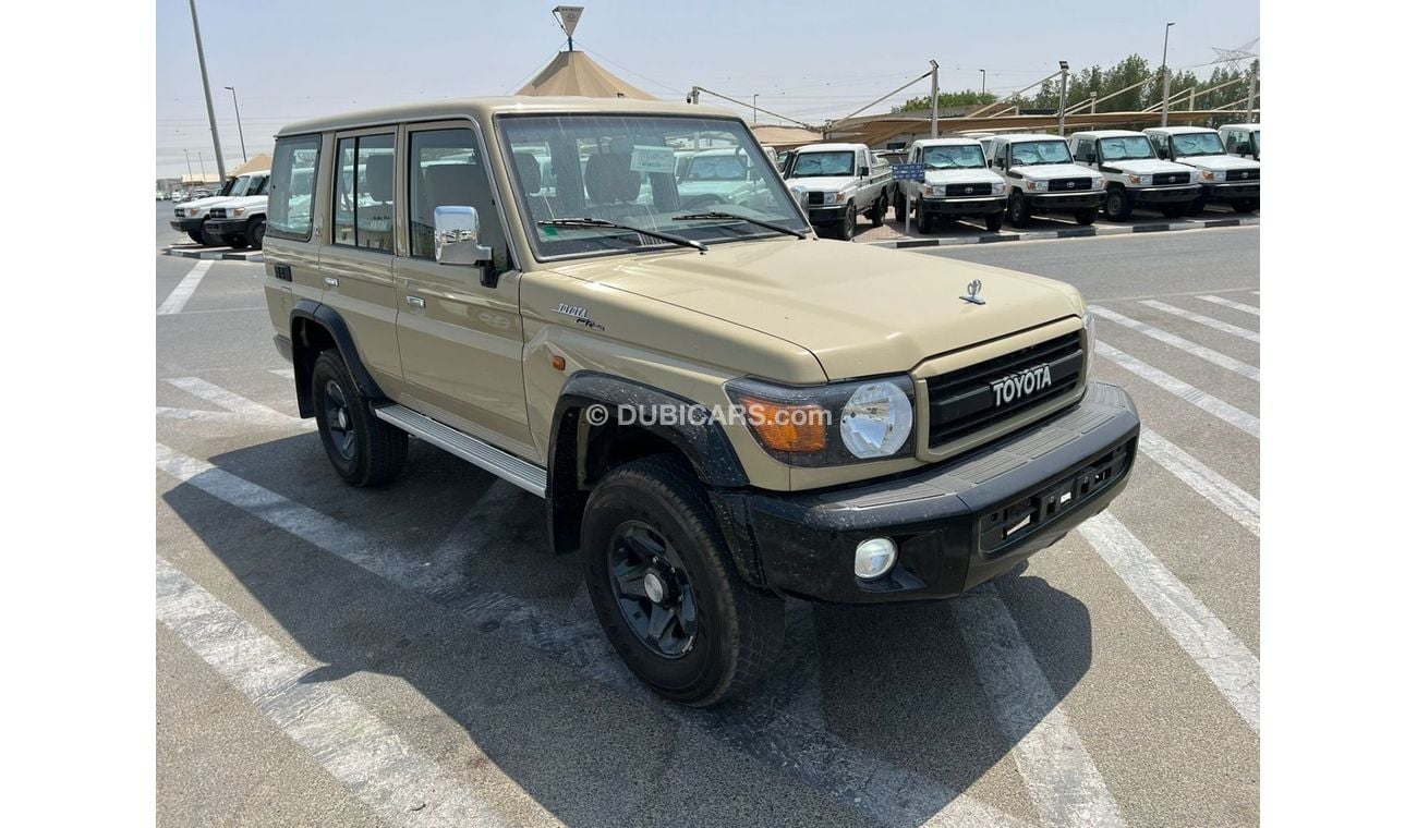 تويوتا لاند كروزر 70 2022 TOYOTA LANDCRUISER / 70 SERIES / 4.0L / 4WD/ 5 DOOR / FULL OPTION / GCC