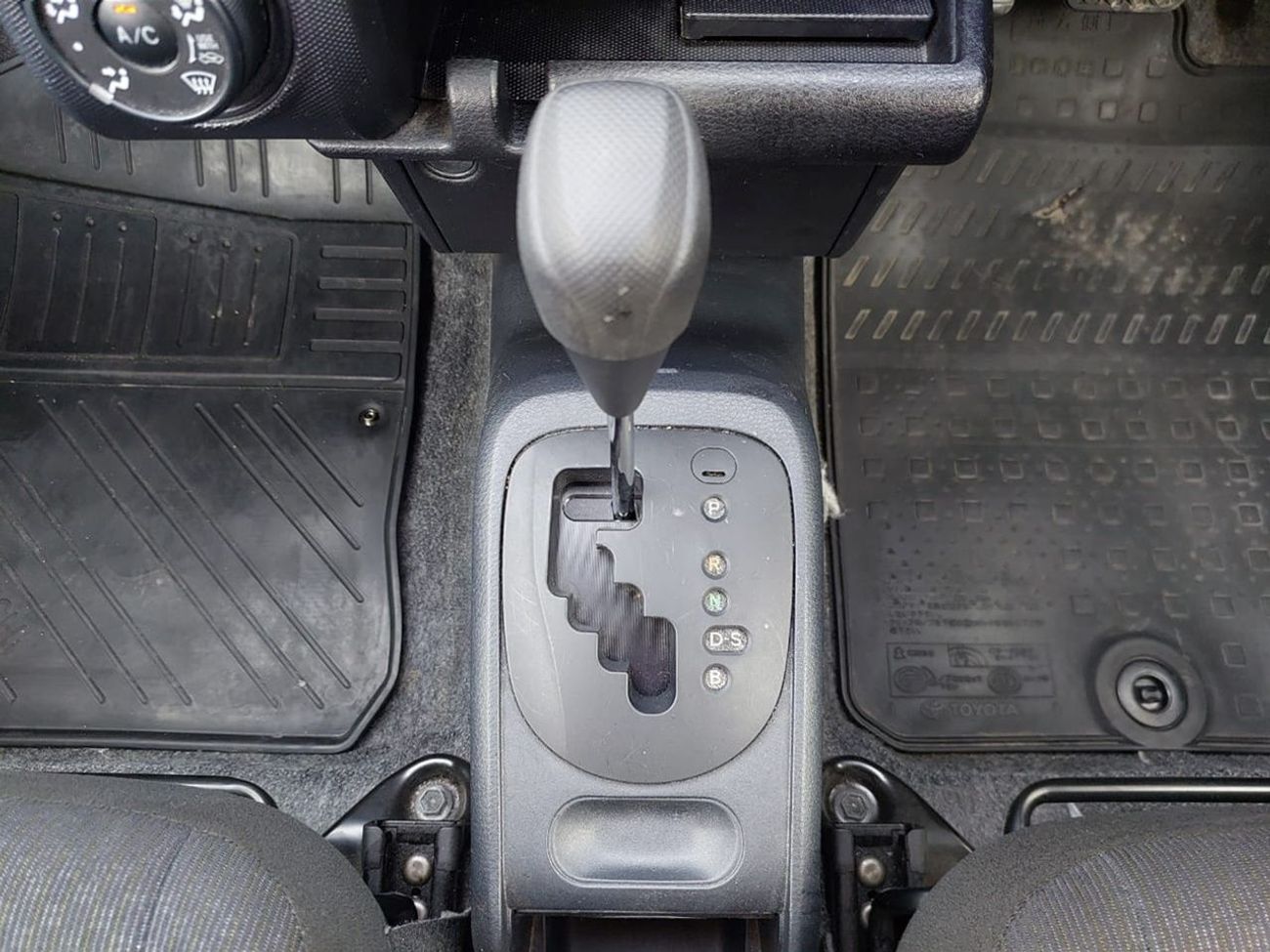 Toyota Probox TOYOTA PROBOX VAN RHD 2015 MODEL 1.5 L PETROL AUTOMATIC(PM12736)