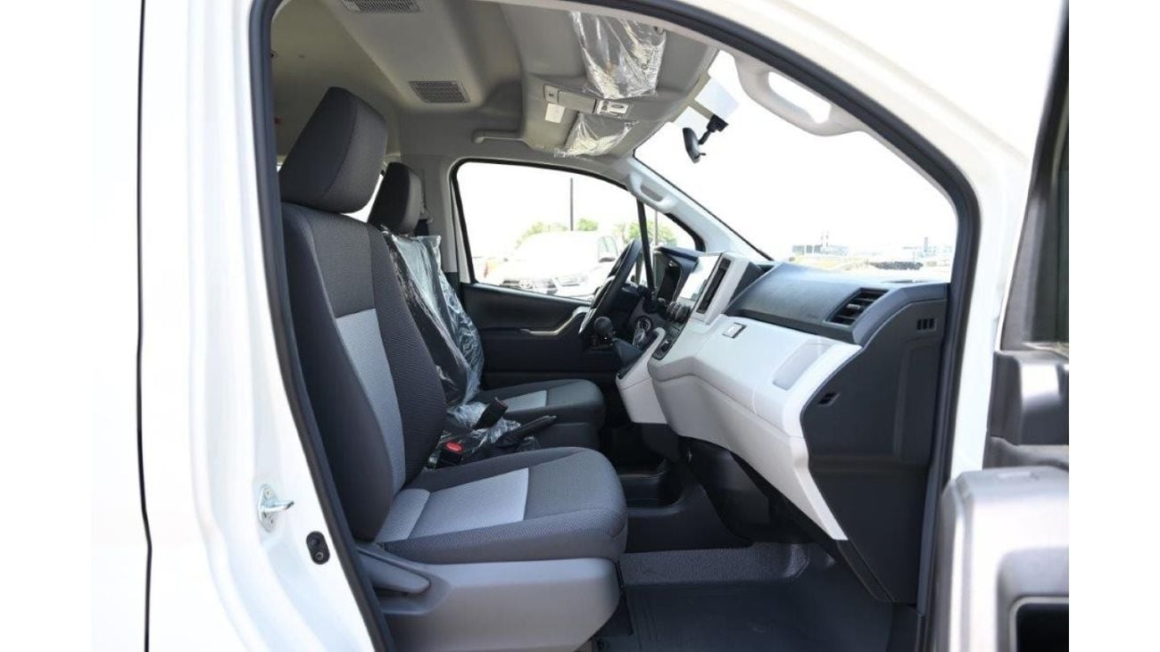 تويوتا هاياس Highroof 2.8L Diesel 13 Seater Manual Transmission