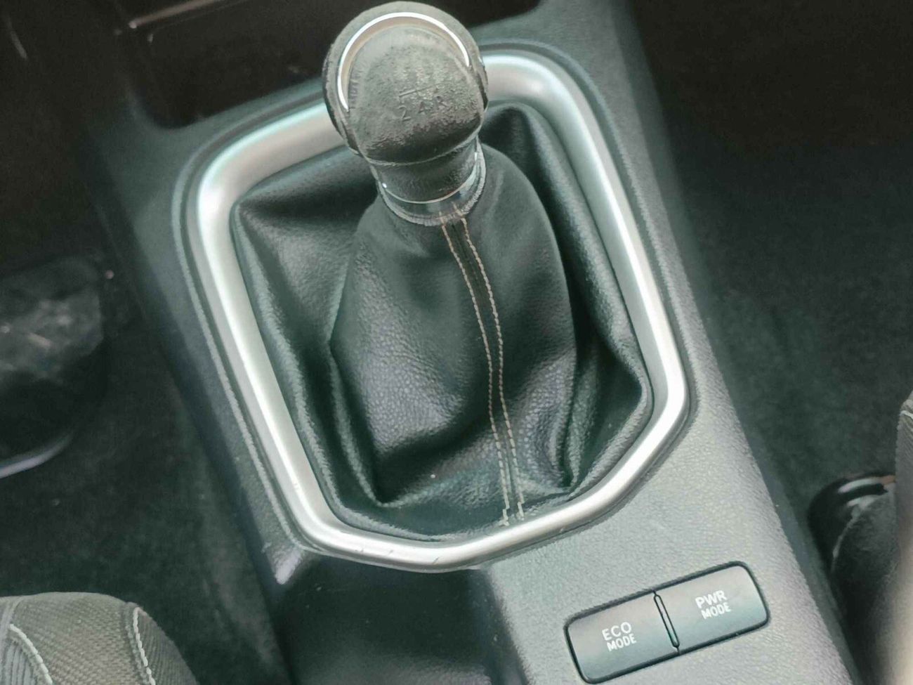 Toyota Hilux / PATROL MANUAL/ 4WD/ AUTO WINDOWS/ FULL OPT/ ALLOY RIMS/ WIDE BODY/LOT#31638