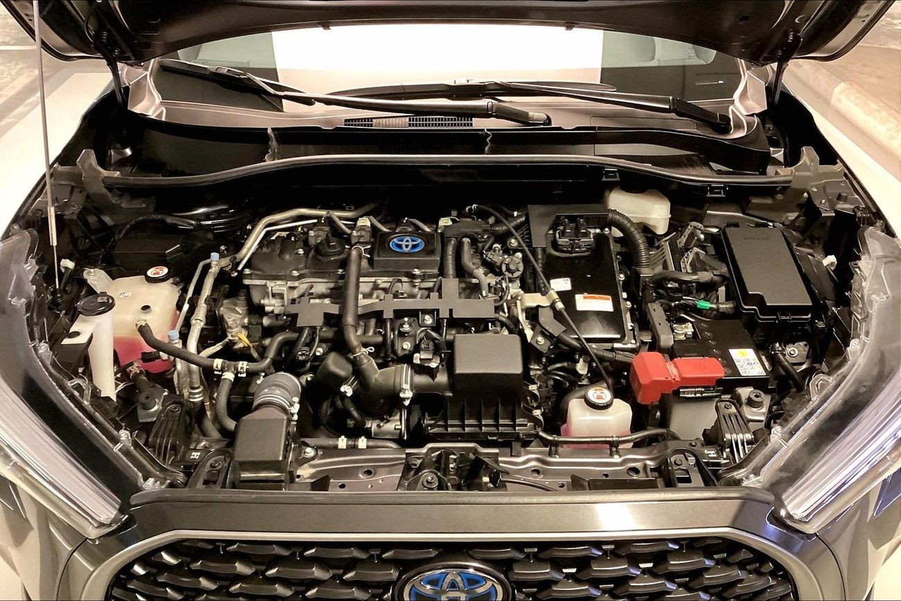 تويوتا كورولا كروس GLI | National Day Celebration | شامل الضمان | 0 ﺪﻔﻋﺓ ﺃﻮﻟﻯ