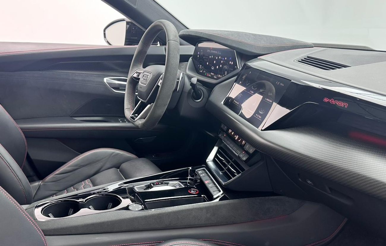 أودي إي ترون جي تي 2022 Audi E-Tron GT, 2027 Audi Warranty + Service Contract, Audi Full Service History, GCC