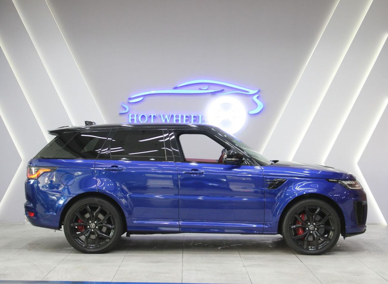 Land Rover Range Rover Sport SVR 5.0L (550 HP)