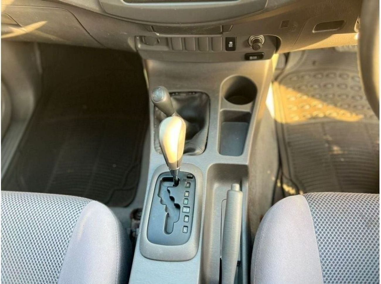 تويوتا هيلوكس diesel 3.0 liter automatic gear right hand drive