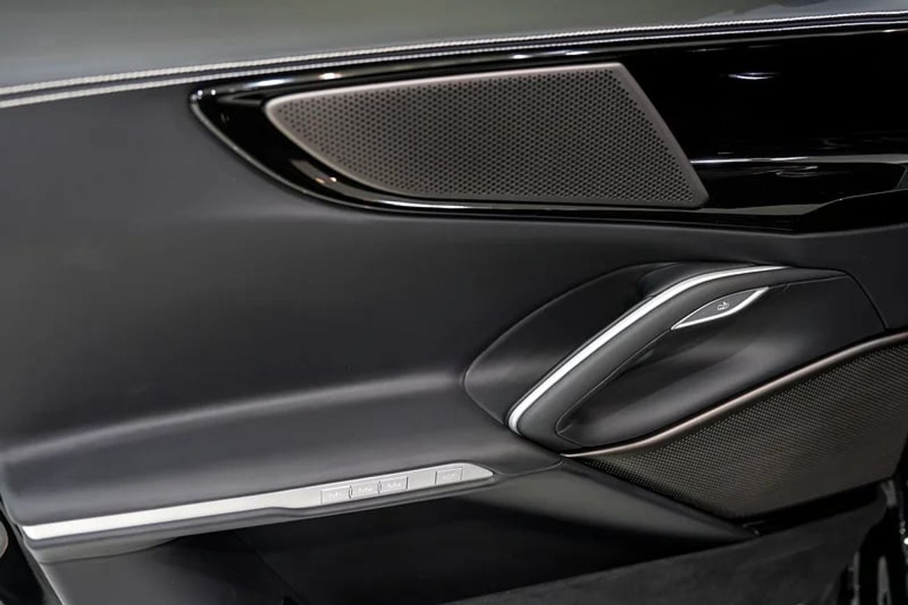 فيراري بوروسانجوي Panoramic Roof, Carbon Exterior/Interior, Dealer Warranty + Service!!