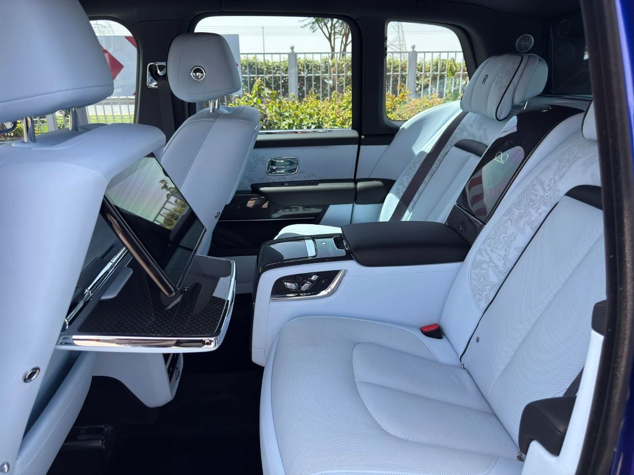 رولز رويس كولينان GCC SPEC NEAT AND CLEAN LESS KILOMETER