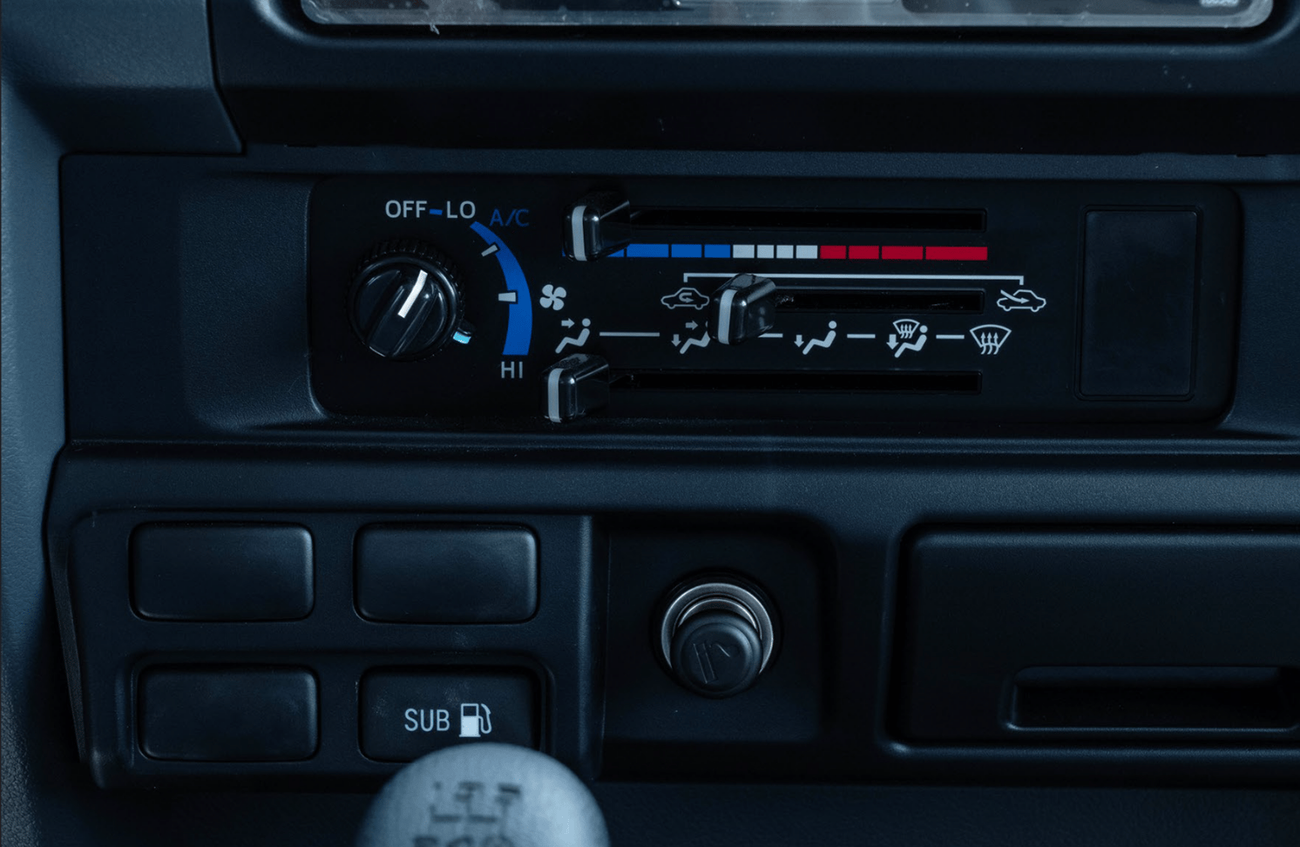 تويوتا لاند كروزر 70 ECTP2M018 –2025 Toyota LC78 3 Doors Hardtop - 4.2L Diesel Manual - Std - White