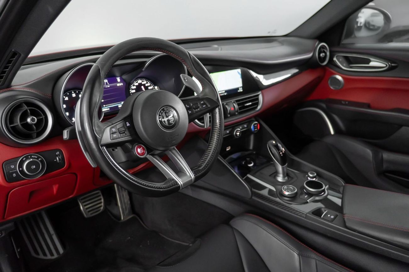 ألفا روميو جوليا Quadrifoglio 2.9L (505 HP)