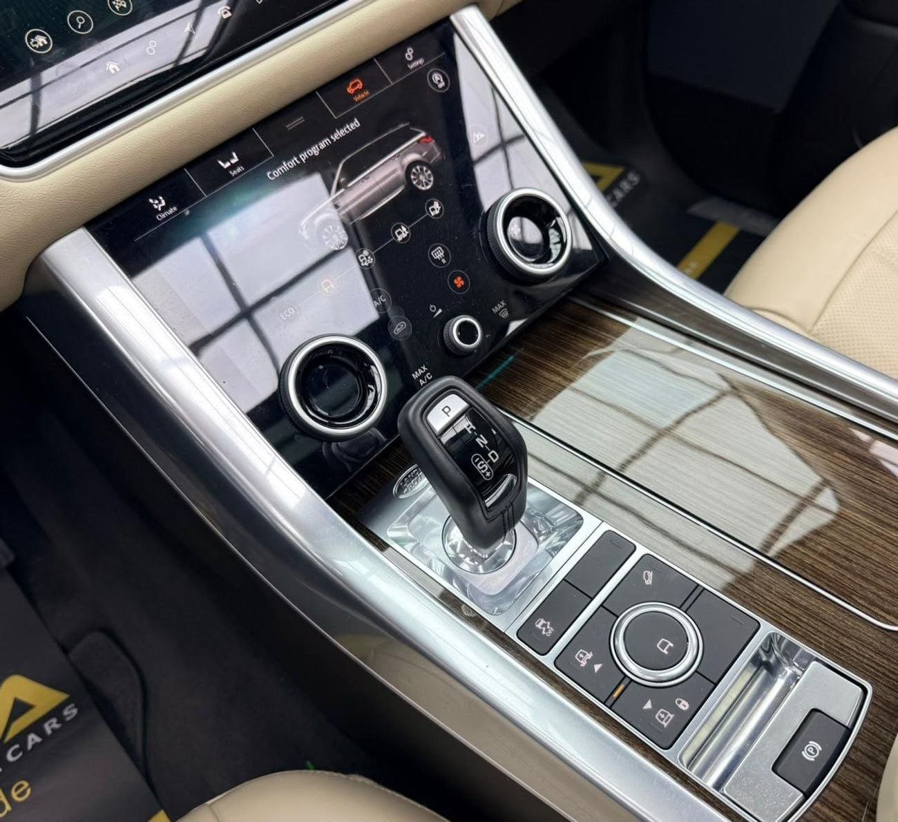 Land Rover Range Rover Sport HSE DYNAMIC 2020 Range Rover Sport HSE Dynamic, Warranty, Service History, GCC Specs.