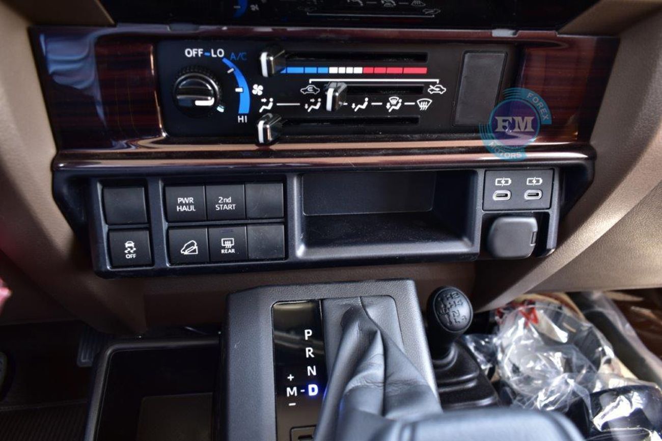 تويوتا لاند كروزر 70 71 Short Wheel Base SDLX 2.8L Diesel 4WD 5 Seater Automatic
