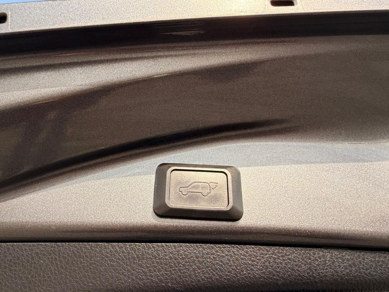 تويوتا راف ٤ SE 2.5 L | sunroof | push start | leather full option