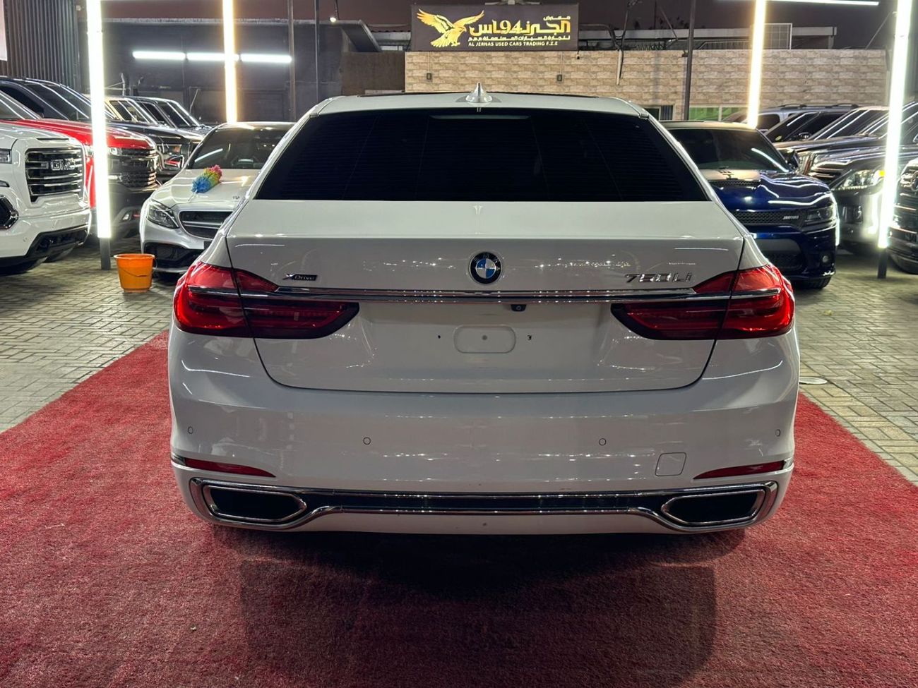 بي أم دبليو 750Li Luxury 4.4L (443 HP)