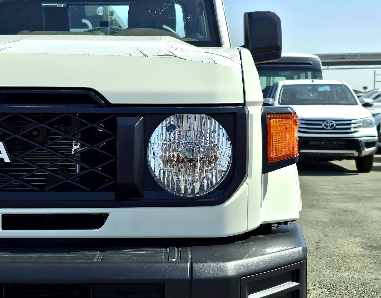 تويوتا لاند كروزر بيك آب TOYOTA LC 79 DOUBLE CABIN DIESEL 2.8 M/T - STD - E - 2025