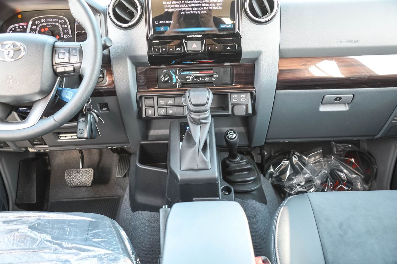 Toyota Land Cruiser 70 TOYOTA LAND CRUISER 76 2.8L 4WD SUV 2025