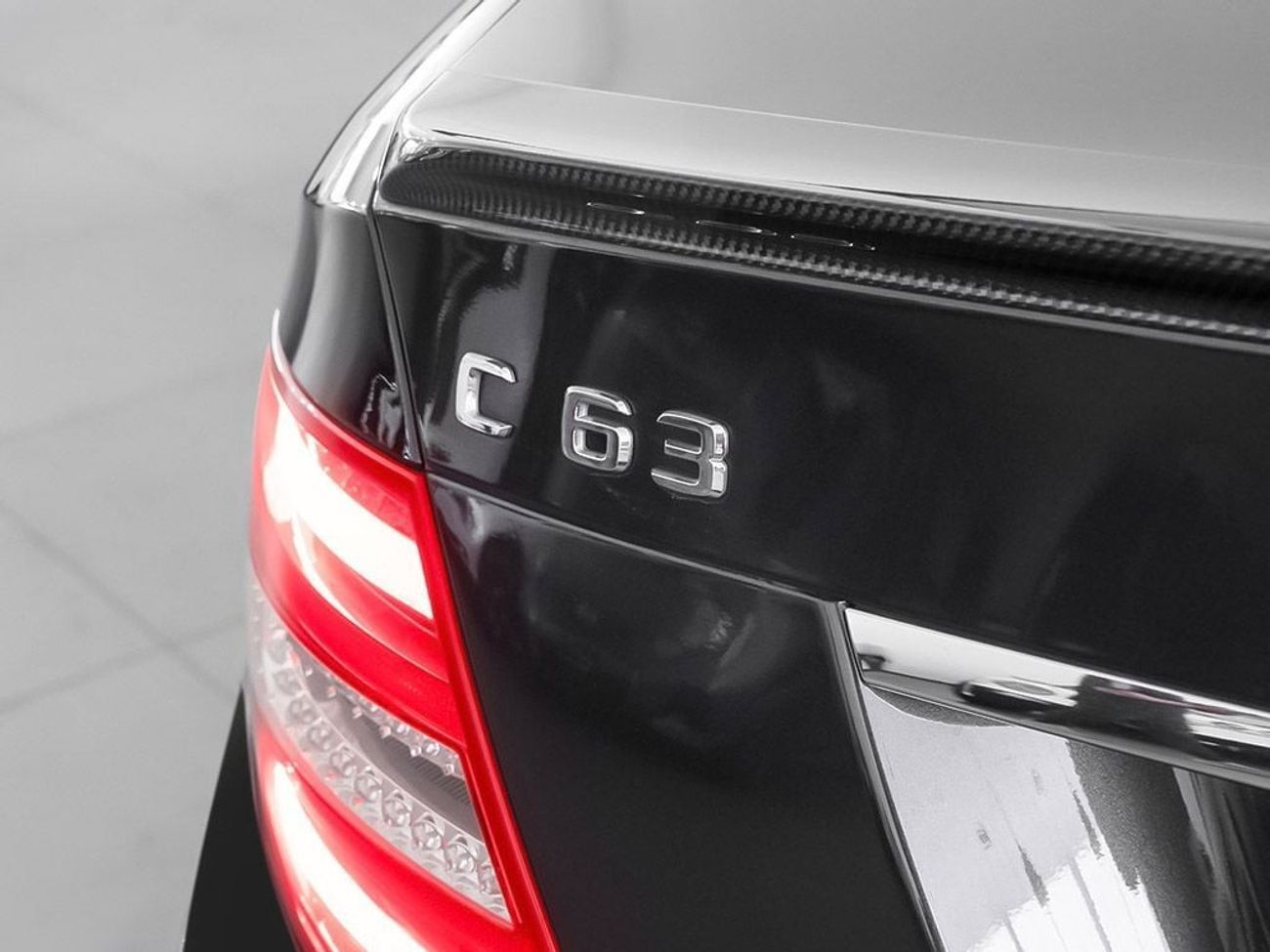 مرسيدس بنز C 63 AMG Std 6.2L 2013 Mercedes Benz C63 – P31 Performance Package / Original Paint