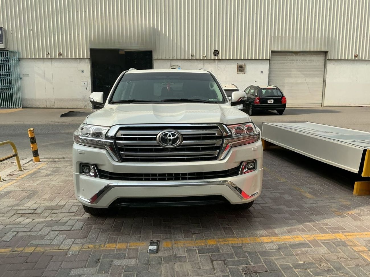 Toyota Land Cruiser 200 4.6L VXR V8 PETROL AUTOMATIC TRANSMISSION