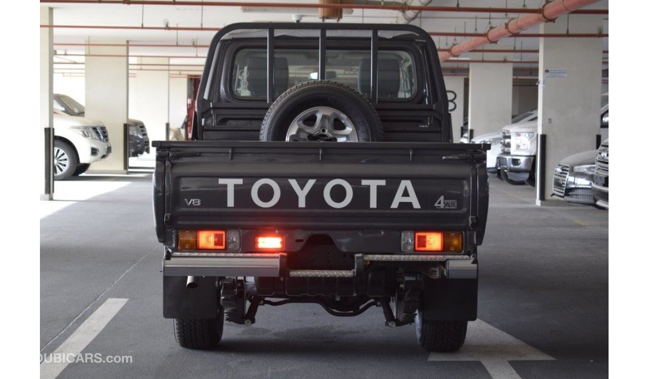 Toyota Land Cruiser Double Cab Pickup V8 4.5L Turbo Diesel 4WD Manual